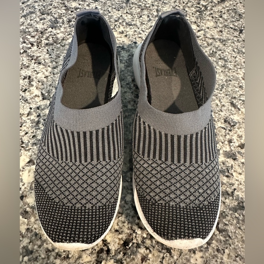 Everlast Knit Slip On Sneakers size 8